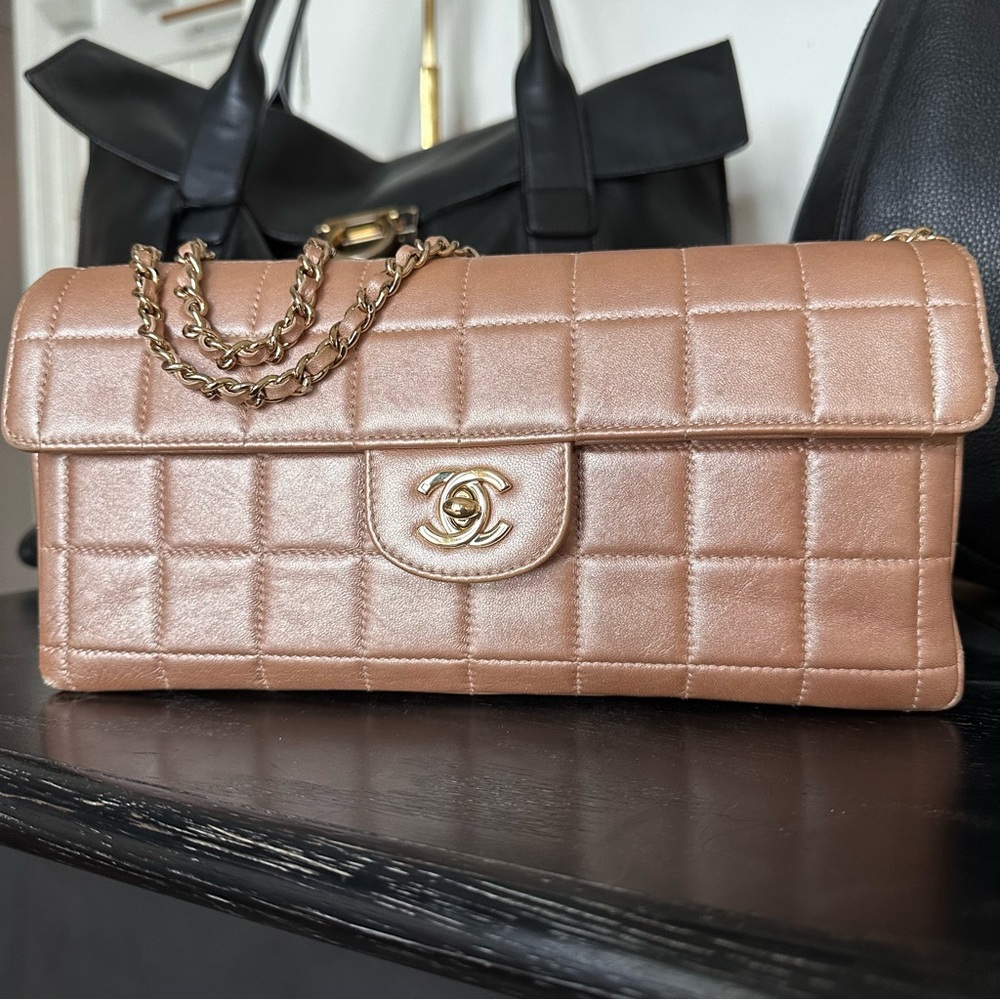 Chanel Chocolate Bar East West bag rose gold lamb skin